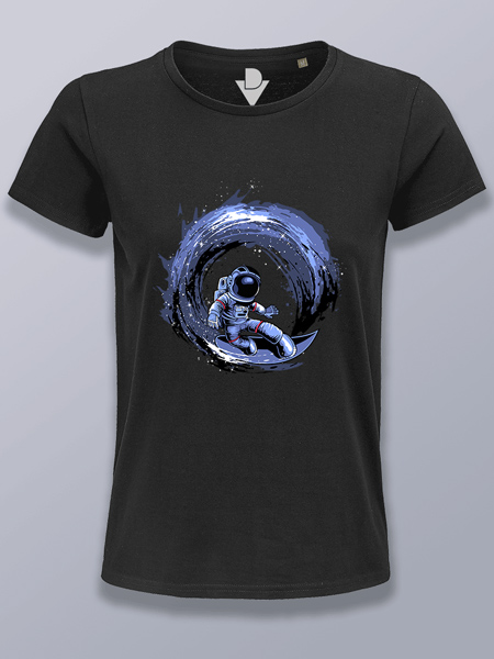 Camiseta mujer surf en el espacio