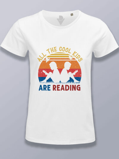 Camiseta mujer chicos leyendo
